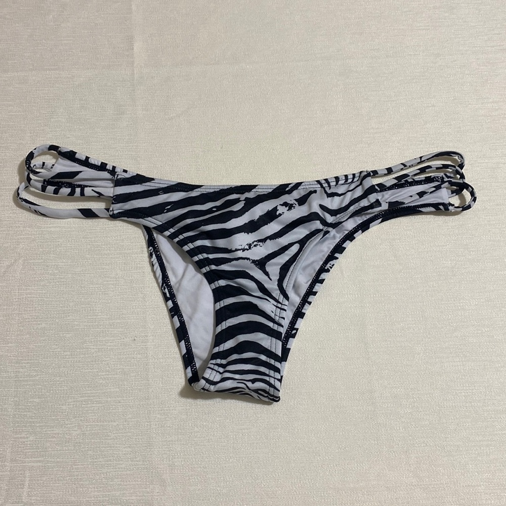 PILYQ Women's African Rays Strappy Teeny Bikini Bottom Size M